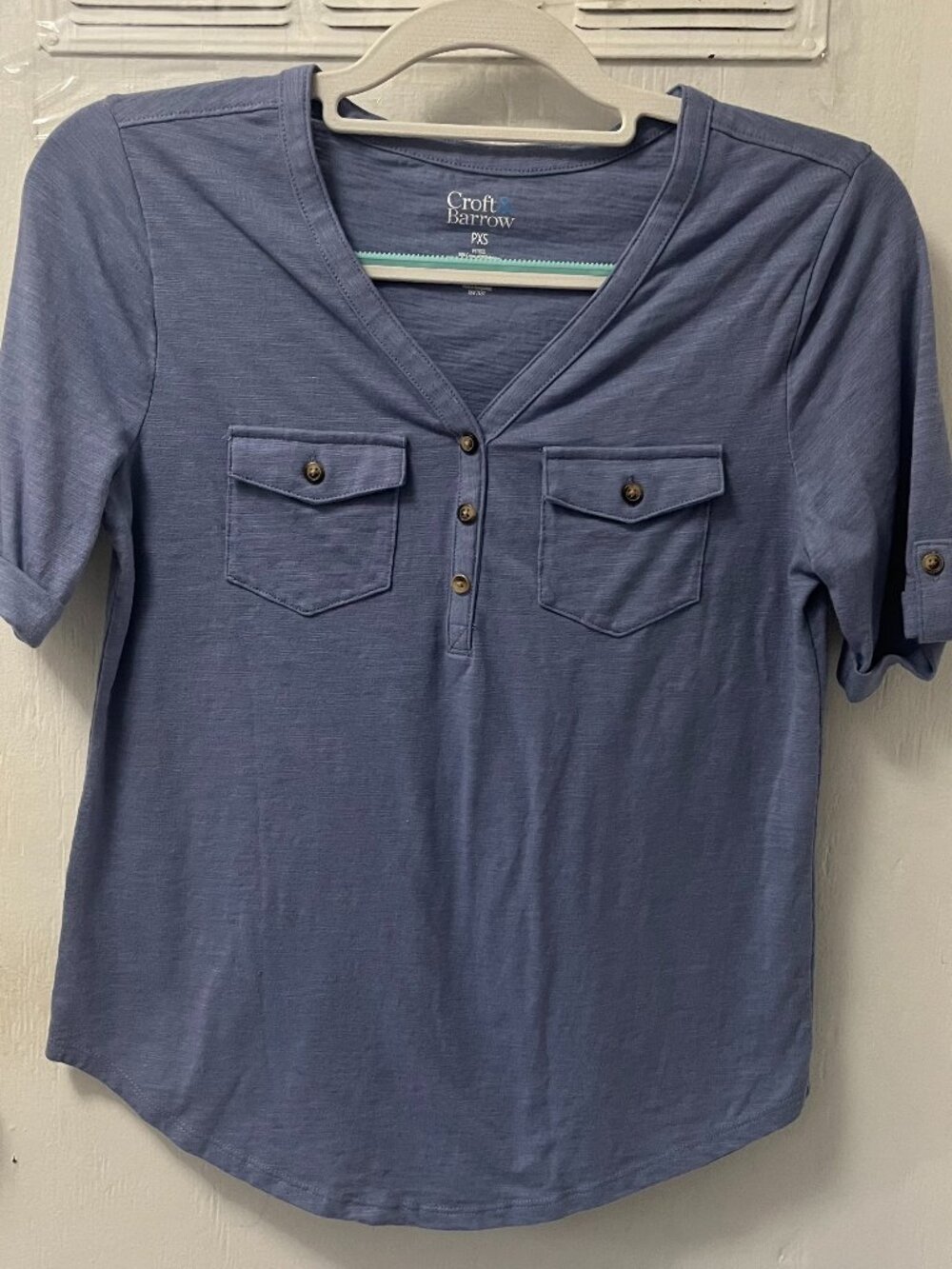 Croft & Barrow Women's Blue Short Sleeve V-Neck Pocket T-Shirt
